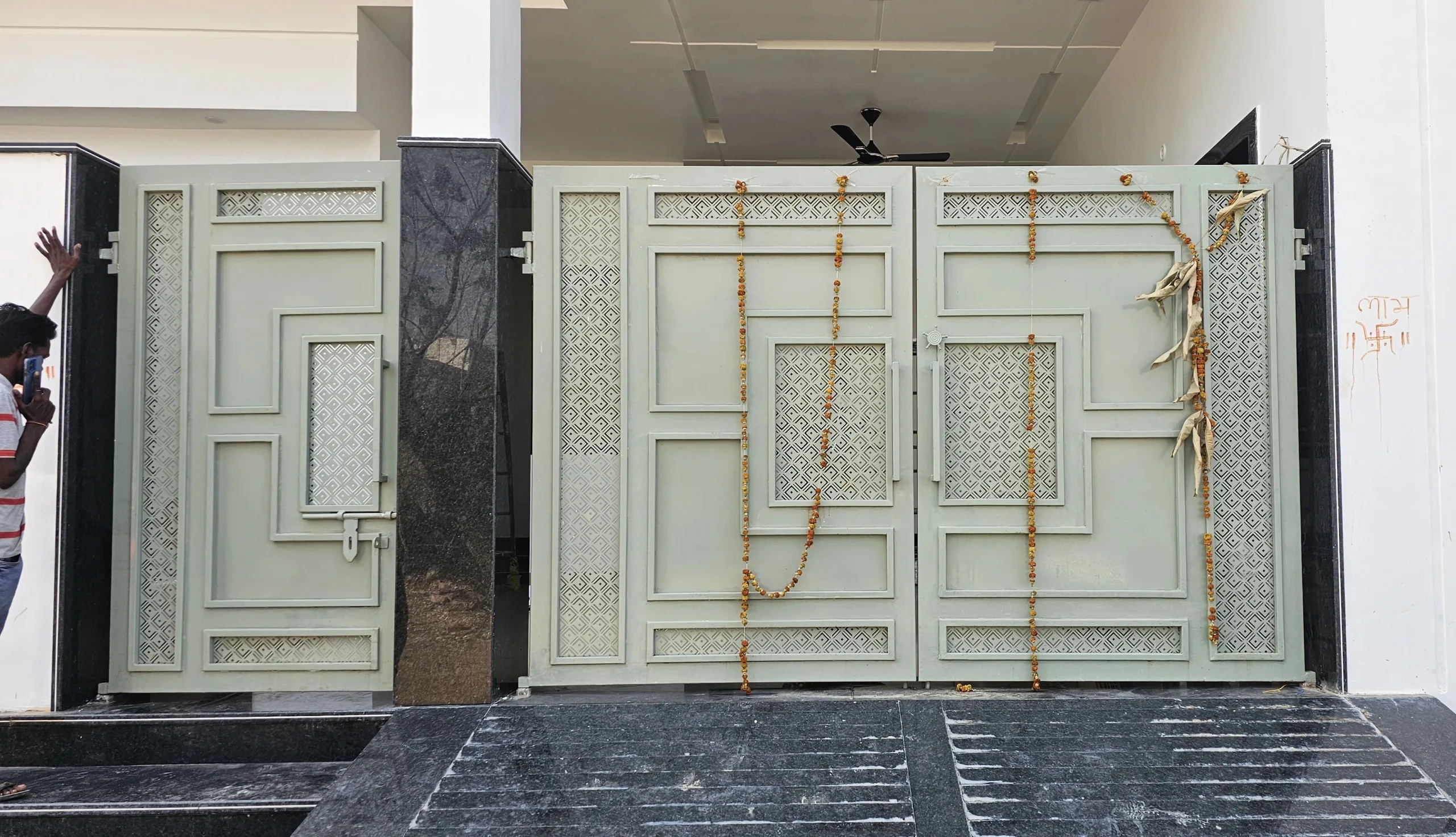 MS Gate Designs 2025 - Heavy floral panels with golden accents