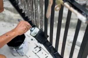 iron gate painting and maintenance process to prevent rust